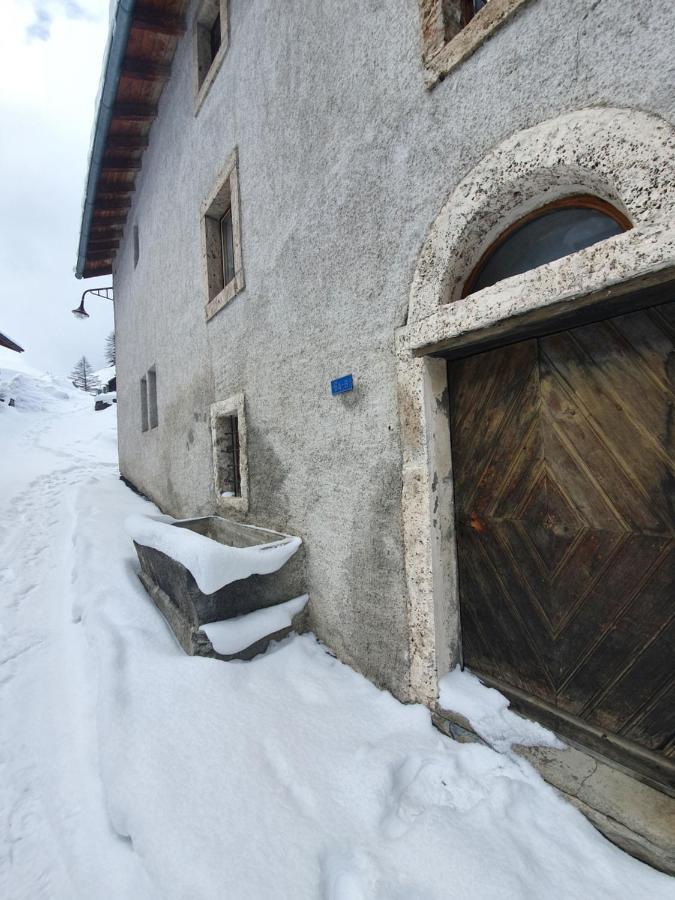 Bourg-Saint-Pierre : Le Cachet D'Antan Apartment Bagian luar foto