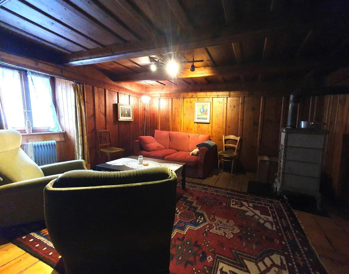 Bourg-Saint-Pierre : Le Cachet D'Antan Apartment Bagian luar foto